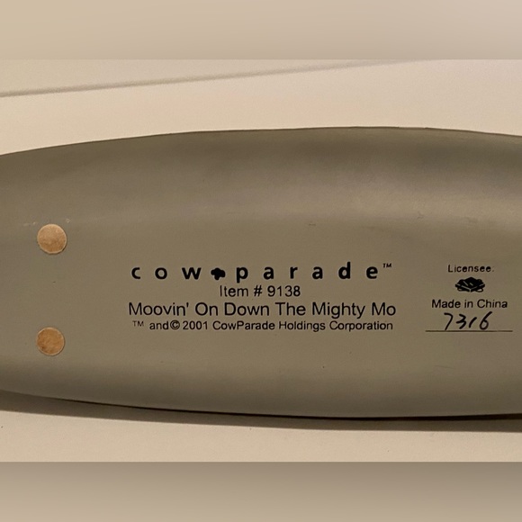 Cow Parade “Moovin’ on down the mighty mo” 2001 - Picture 2 of 2